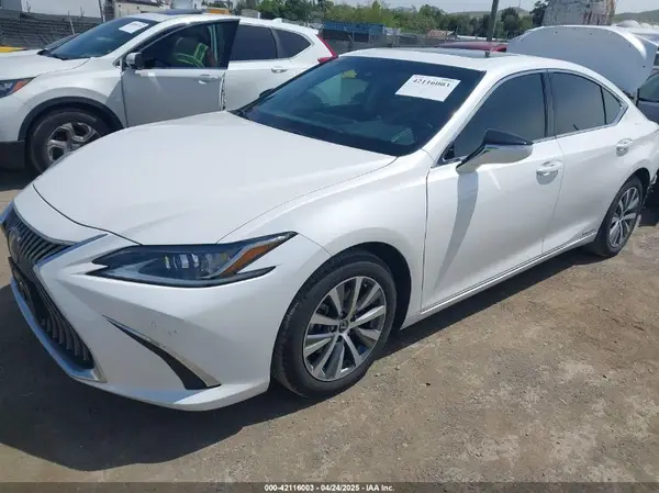 58AD21B18LU004855 2020 LEXUS ES - Image 2