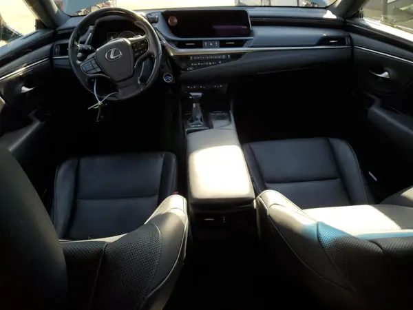 58AD21B18LU006072 2020 LEXUS ES - Image 8