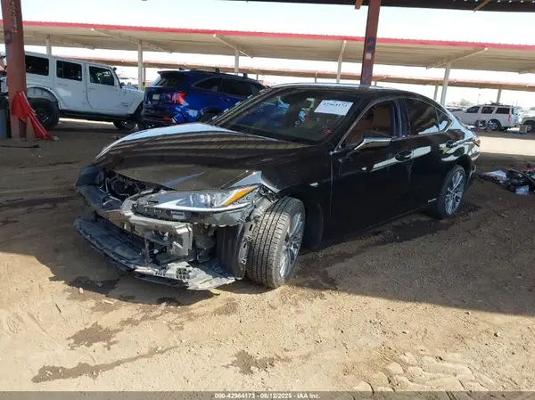 58AD21B19LU007022 2020 LEXUS ES - Image 2