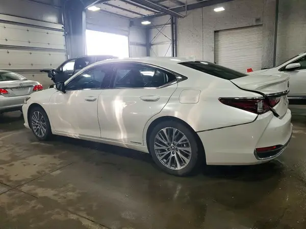 58AD21B19LU007828 2020 LEXUS ES - Image 2