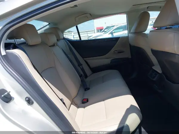 58AD21B19LU010342 2020 LEXUS ES - Image 8
