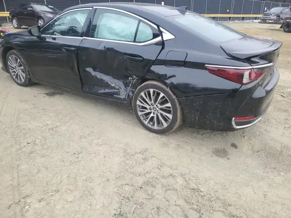 58AD21B1XLU006106 2020 LEXUS ES - Image 2