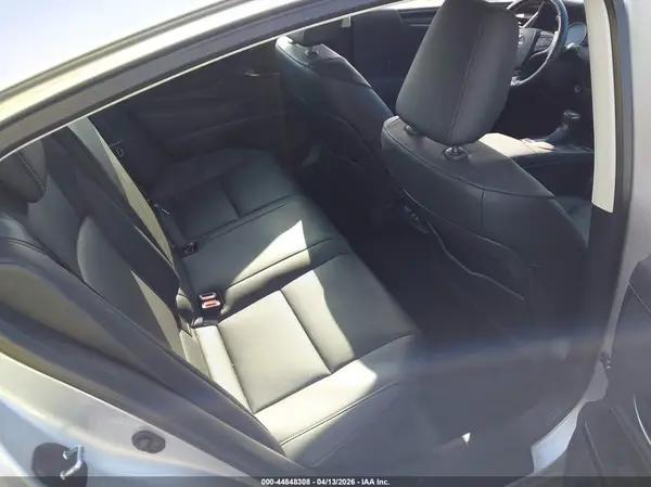 58AD21B1XLU008647 2020 LEXUS ES - Image 8