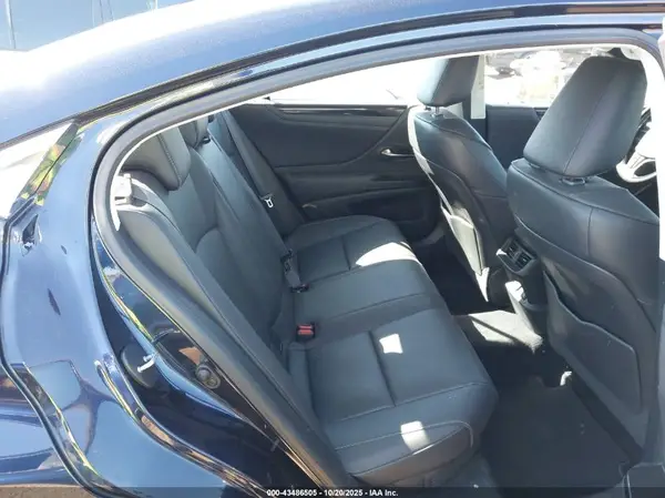 58AD21B1XLU010690 2020 LEXUS ES - Image 8