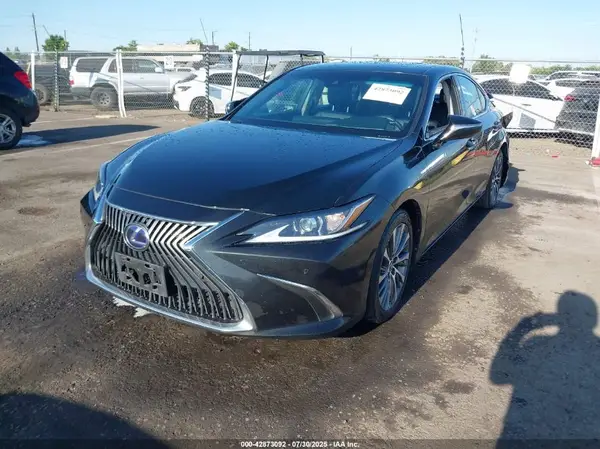 58AD21B1XLU011614 2020 LEXUS ES - Image 2