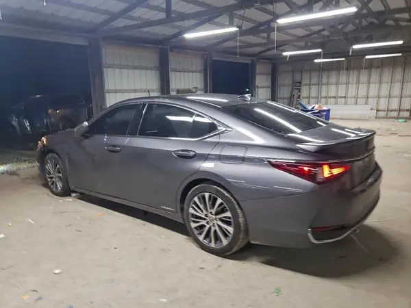58ADA1C10MU009793 2021 LEXUS ES - Image 2