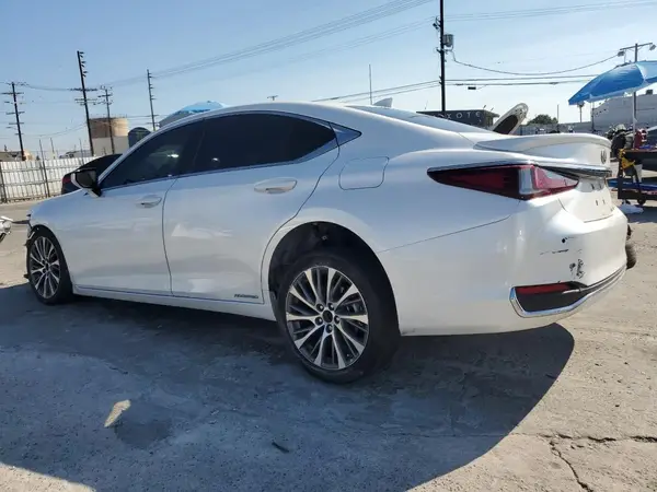 58ADA1C10MU010071 2021 LEXUS ES - Image 2