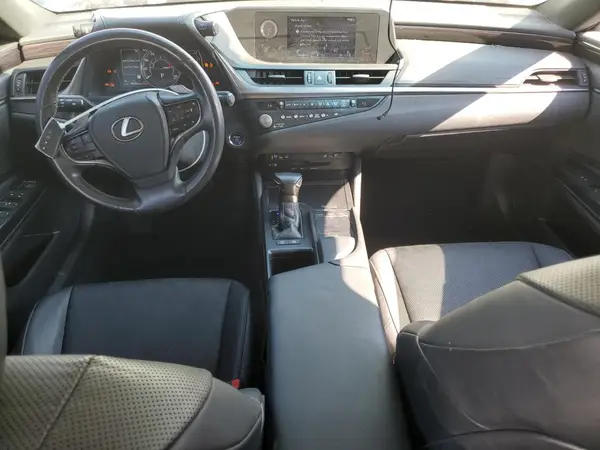 58ADA1C10MU010071 2021 LEXUS ES - Image 8