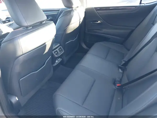 58ADA1C10MU011379 2021 LEXUS ES - Image 8