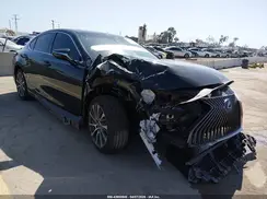 58ADA1C10MU012757 2021 LEXUS ES