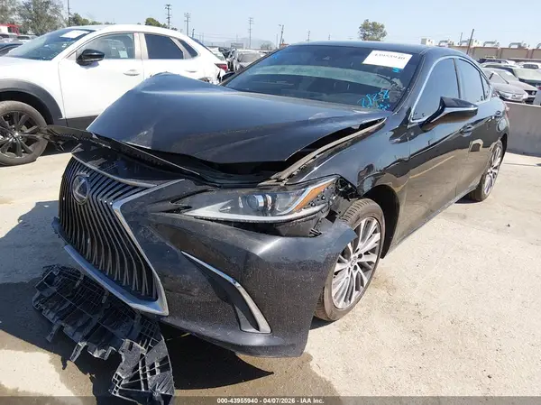 58ADA1C10MU012757 2021 LEXUS ES - Image 2