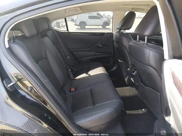 58ADA1C10MU012757 2021 LEXUS ES - Image 8