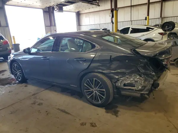 58ADA1C10NU013747 2022 LEXUS ES - Image 2
