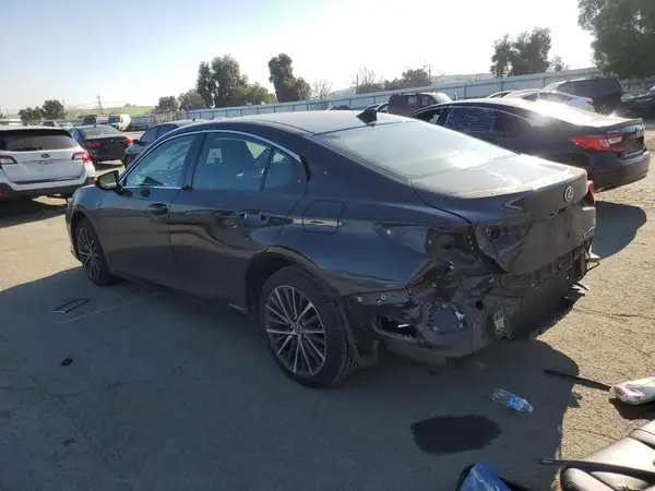 58ADA1C10NU016826 2022 LEXUS ES - Image 2