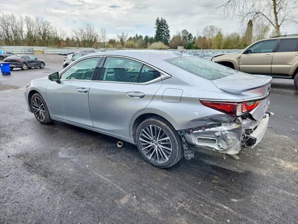 58ADA1C10NU020178 2022 LEXUS ES - Image 2