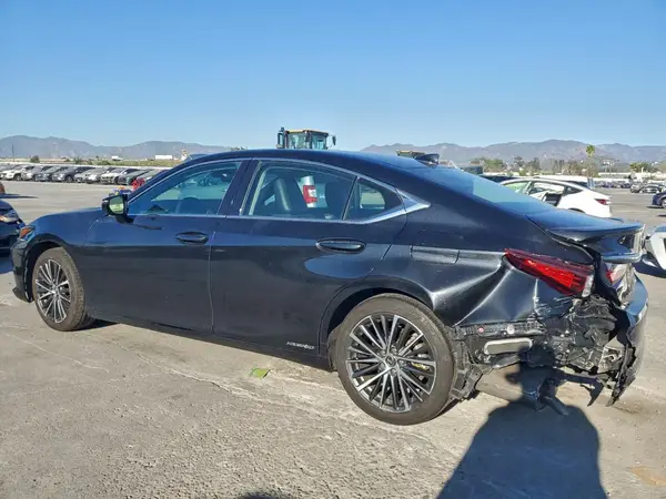 58ADA1C10NU024327 2022 LEXUS ES - Image 2