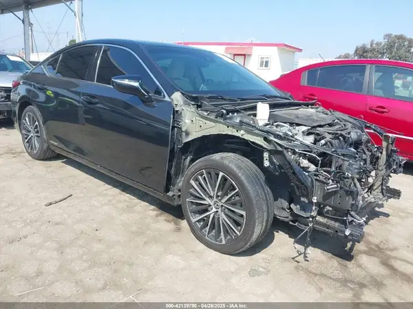 58ADA1C10NU026319 2022 LEXUS ES - Image 1