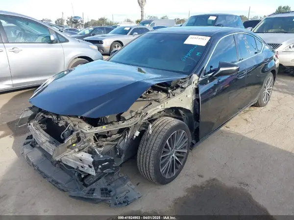 58ADA1C10PU026937 2023 LEXUS ES - Image 2