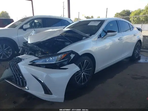58ADA1C10PU031880 2023 LEXUS ES - Image 2
