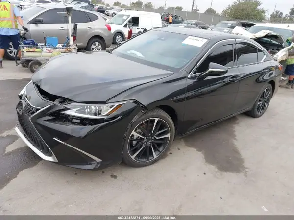 58ADA1C10PU034536 2023 LEXUS ES - Image 2