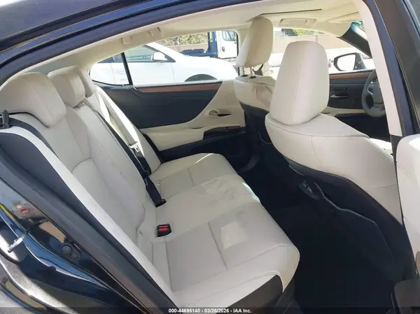 58ADA1C10PU034648 2023 LEXUS ES - Image 8