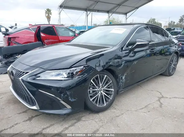 58ADA1C10PU035654 2023 LEXUS ES - Image 2