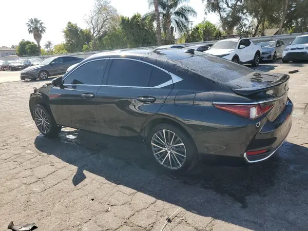 58ADA1C10RU037391 2024 LEXUS ES - Image 2