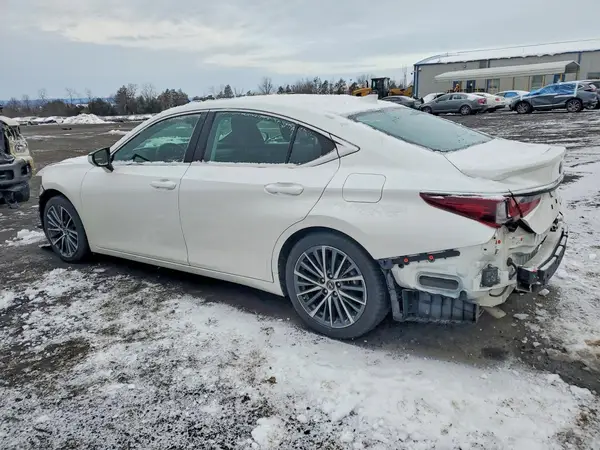 58ADA1C10RU040176 2024 LEXUS ES - Image 2