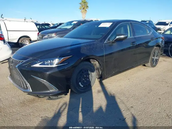 58ADA1C10RU041523 2024 LEXUS ES - Image 2