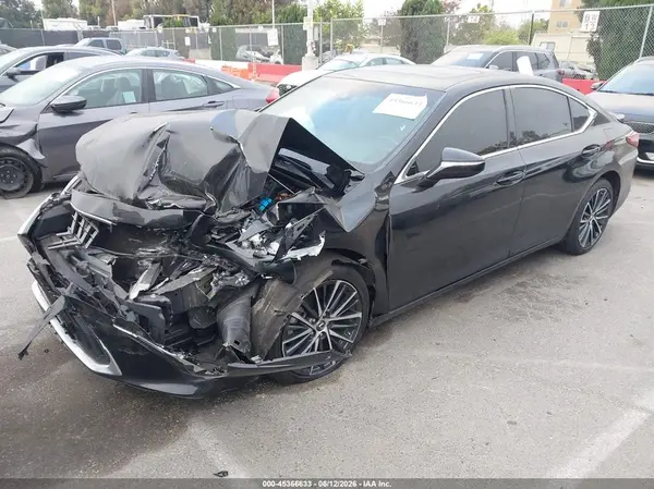 58ADA1C10RU043112 2024 LEXUS ES - Image 2