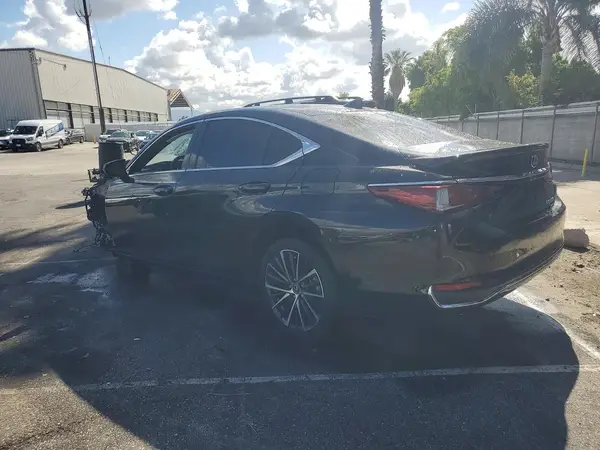 58ADA1C10RU044521 2024 LEXUS ES - Image 2