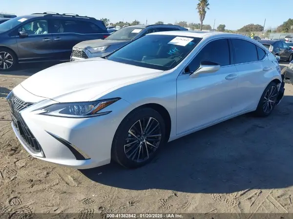 58ADA1C10RU049461 2024 LEXUS ES - Image 2