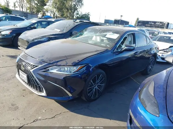 58ADA1C10RU051372 2024 LEXUS ES - Image 2