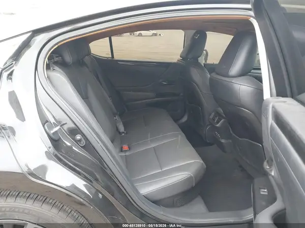 58ADA1C10SU057940 2025 LEXUS ES - Image 8