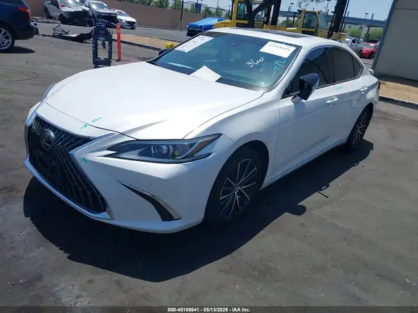 58ADA1C10SU059638 2025 LEXUS ES - Image 2