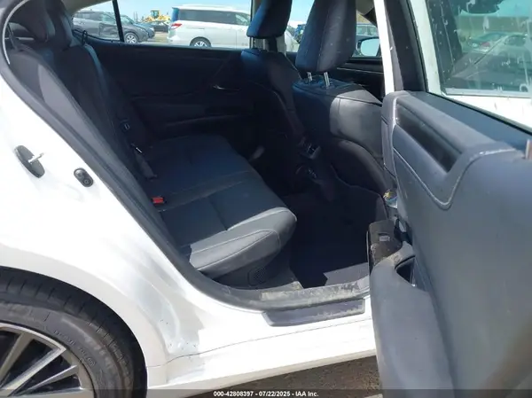 58ADA1C10SU065116 2025 LEXUS ES - Image 8