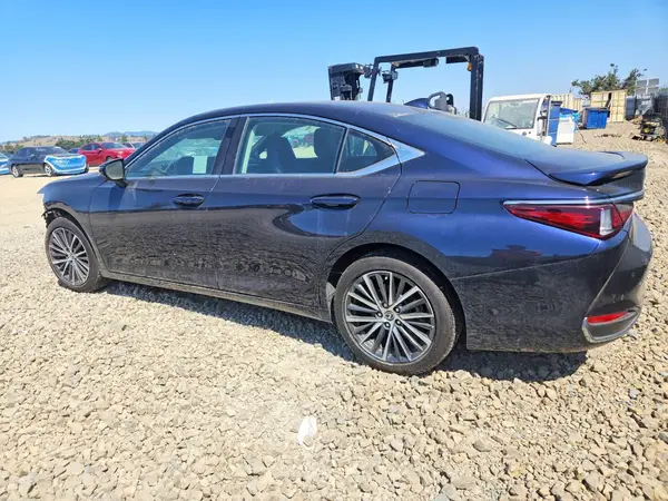58ADA1C10SU066122 2025 LEXUS ES - Image 2