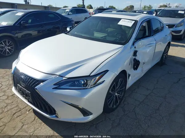 58ADA1C10SU072180 2025 LEXUS ES - Image 2