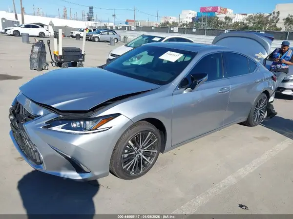 58ADA1C10SU073569 2025 LEXUS ES - Image 2