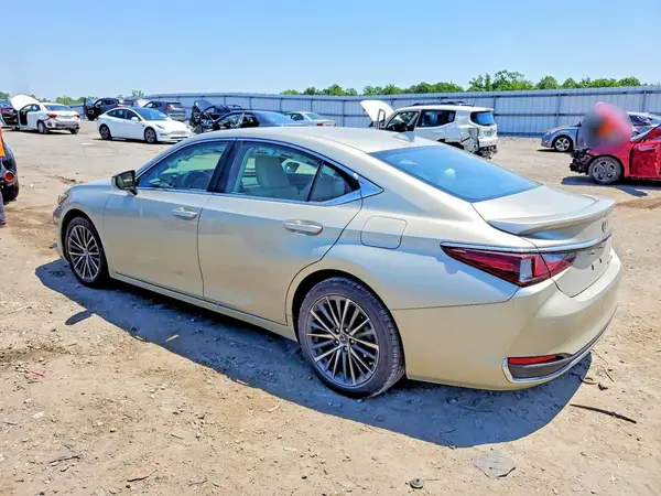58ADA1C10SU074950 2025 LEXUS ES - Image 2