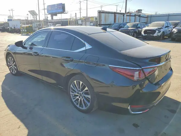 58ADA1C11MU006403 2021 LEXUS ES - Image 2