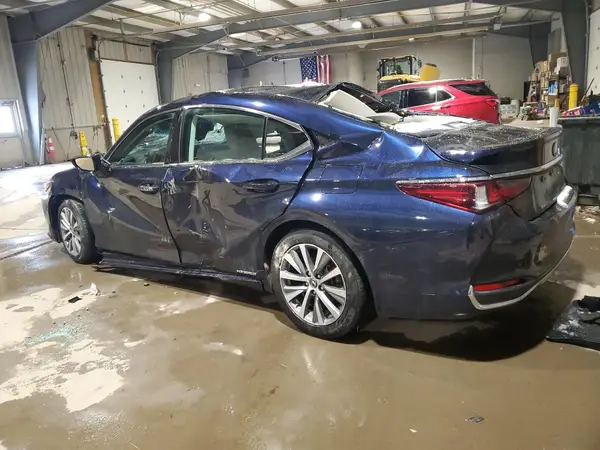58ADA1C11MU006885 2021 LEXUS ES - Image 2