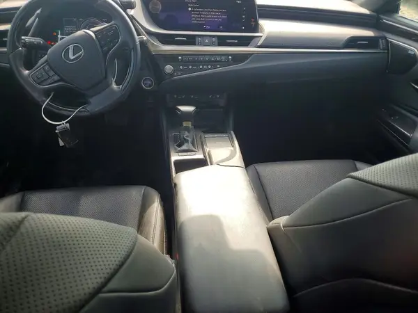 58ADA1C11MU007583 2021 LEXUS ES - Image 8