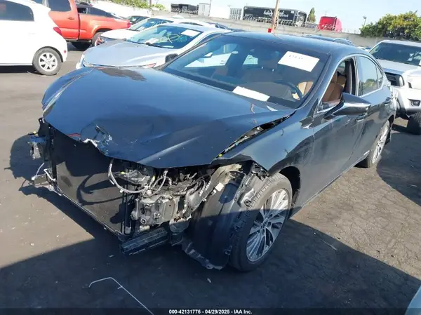 58ADA1C11MU009897 2021 LEXUS ES - Image 2
