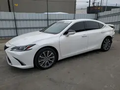 58ADA1C11MU010399 2021 LEXUS ES