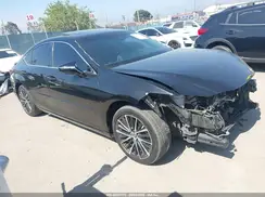 58ADA1C11NU015975 2022 LEXUS ES