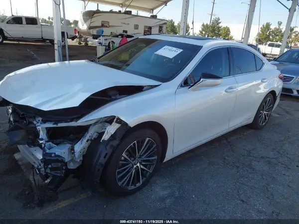58ADA1C11NU018505 2022 LEXUS ES - Image 2