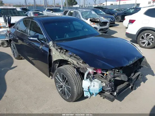 58ADA1C11NU021100 2022 LEXUS ES - Image 1