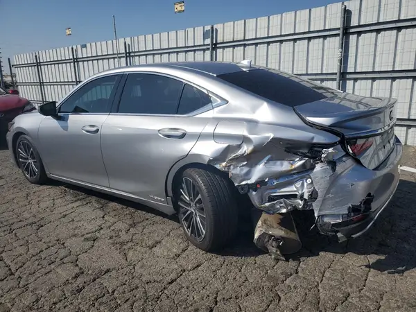 58ADA1C11NU021579 2022 LEXUS ES - Image 2
