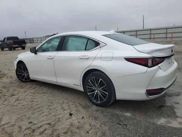 58ADA1C11NU021856 2022 LEXUS ES - Image 2